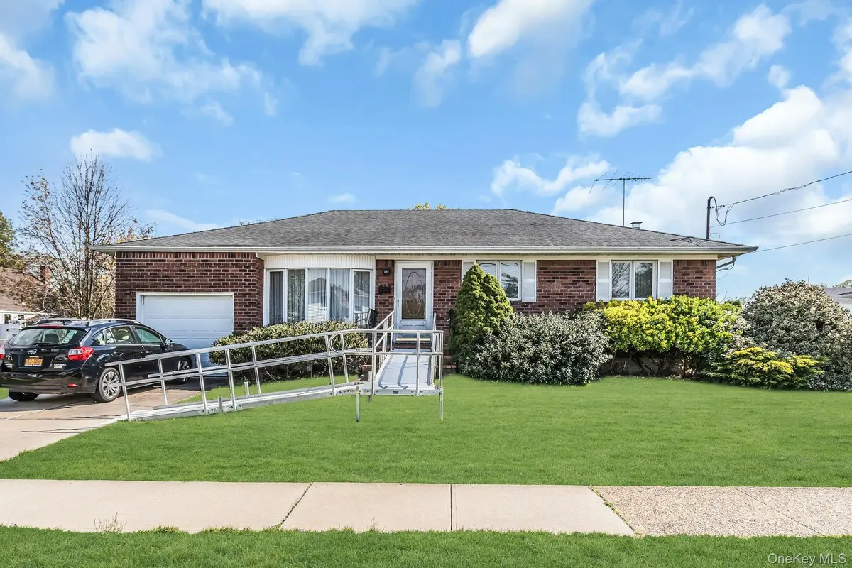 258 N Wisconsin AVE, North Massapequa, NY 11758