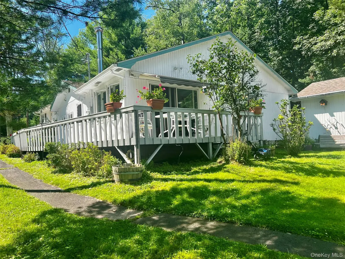 7 Jenn LN, Monticello, NY 12701