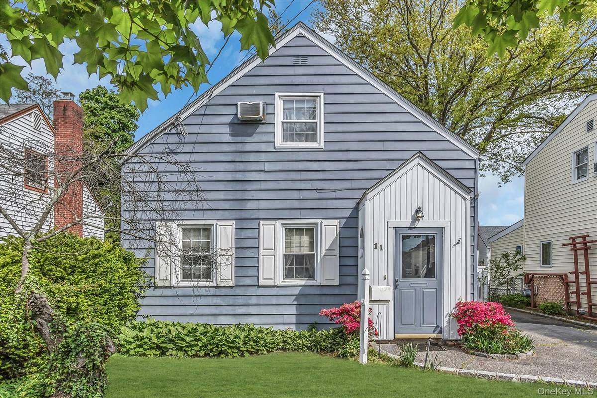 11 Skidmore PL, Valley Stream, NY 11581