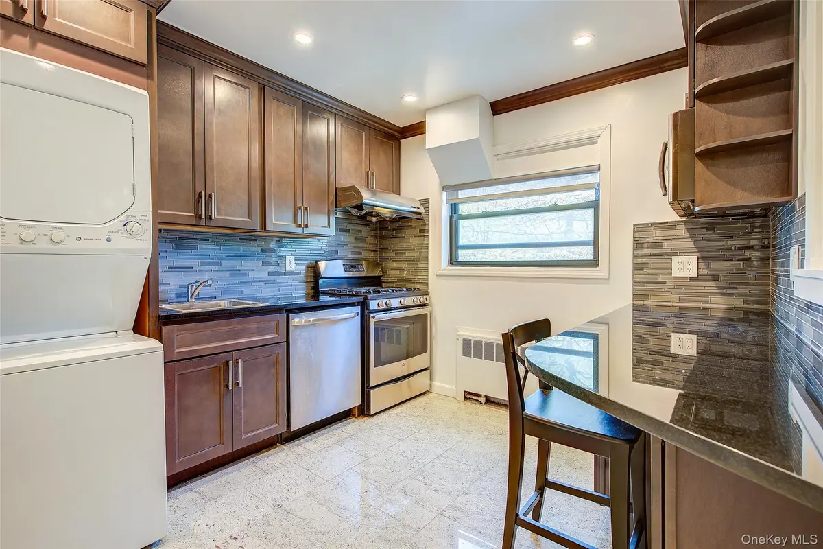 7401 220th ST #132B2, Oakland Gardens, NY 11364