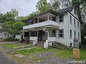 19 TYRONE THOMAS LN, Ellenville, NY 12428