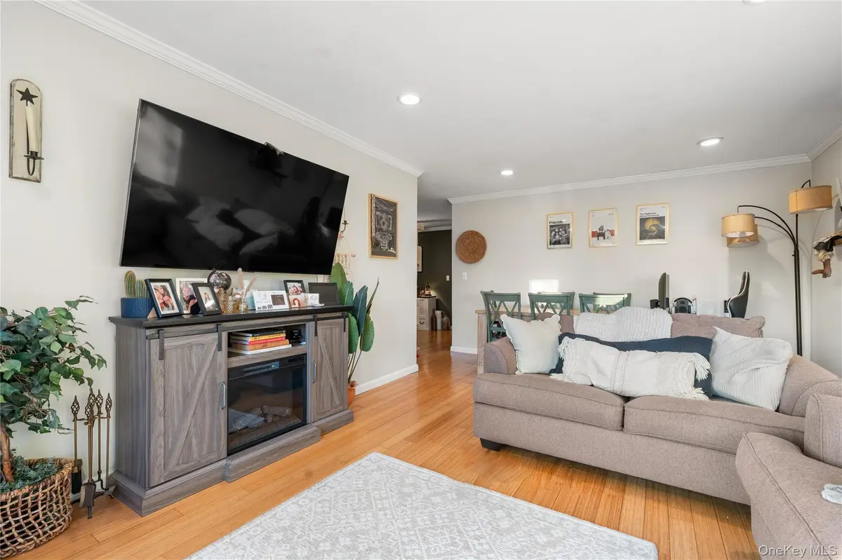 90 Park AVE #B6, Rockville Centre, NY 11570