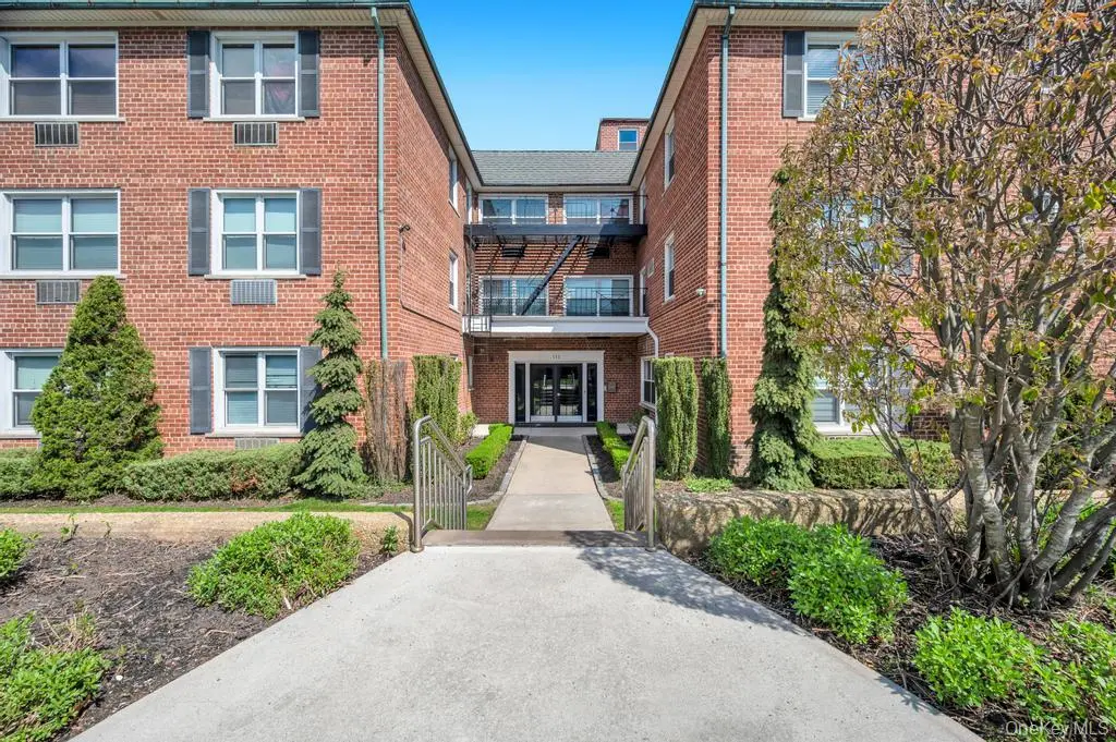 111 S Centre AVE #2VV, Rockville Centre, NY 11570