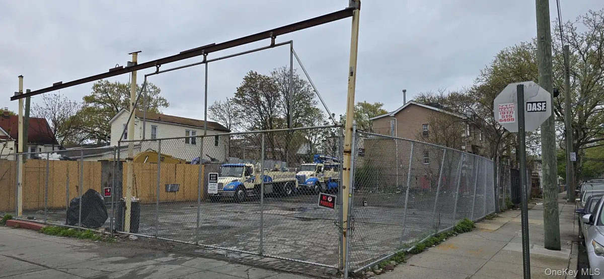 109-17 Sutphin BLVD, Jamaica, NY 11435