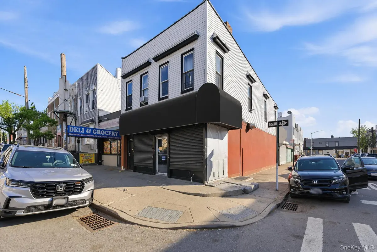 6042 55th ST, Maspeth, NY 11378
