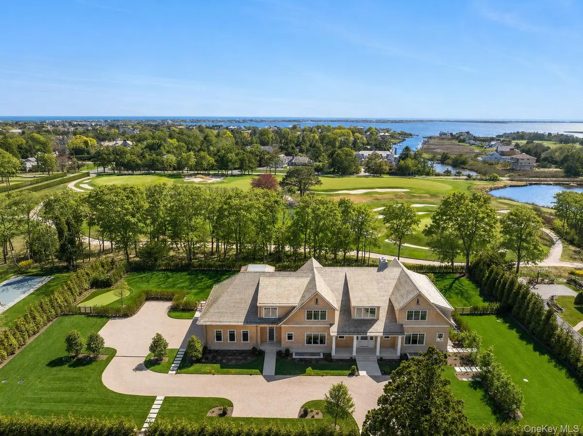 171 Oneck LN, Westhampton Beach, NY 11978
