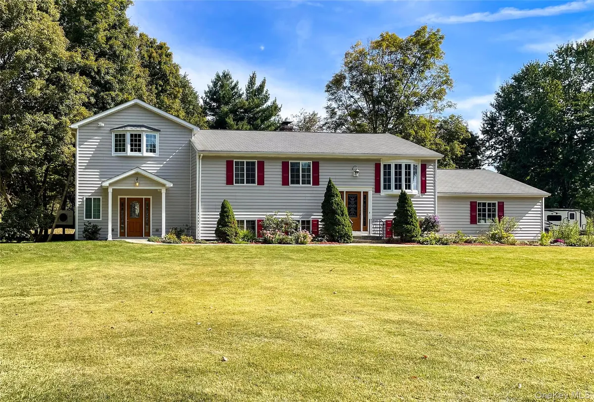 1 Paulette LN, Wappingers Falls, NY 12590