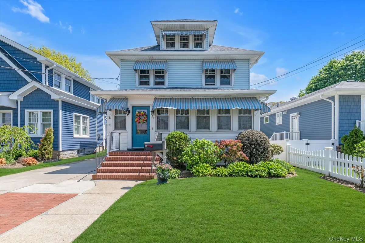40 Rockville AVE, Rockville Centre, NY 11570