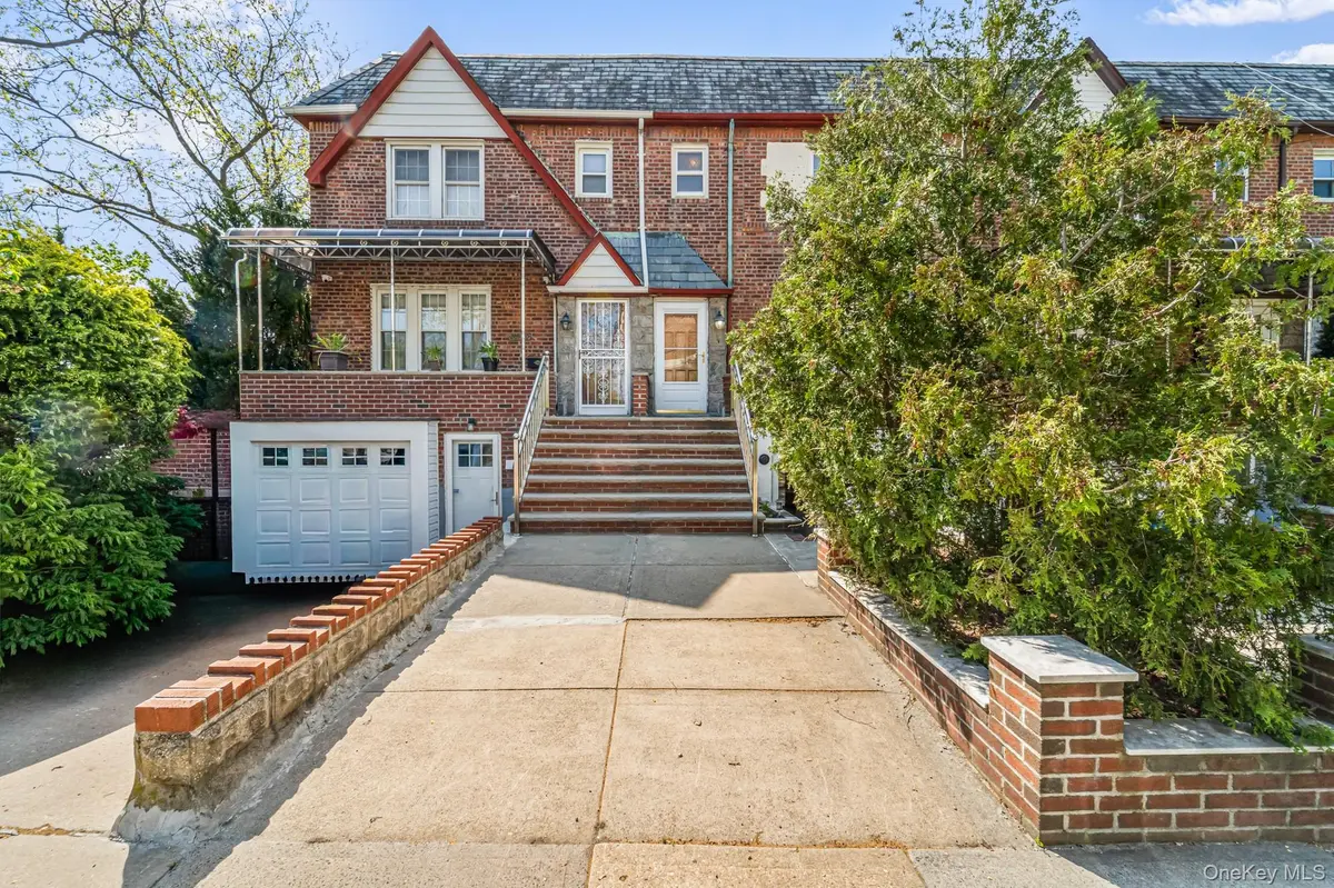 205-18 33rd AVE, Bayside, NY 11361