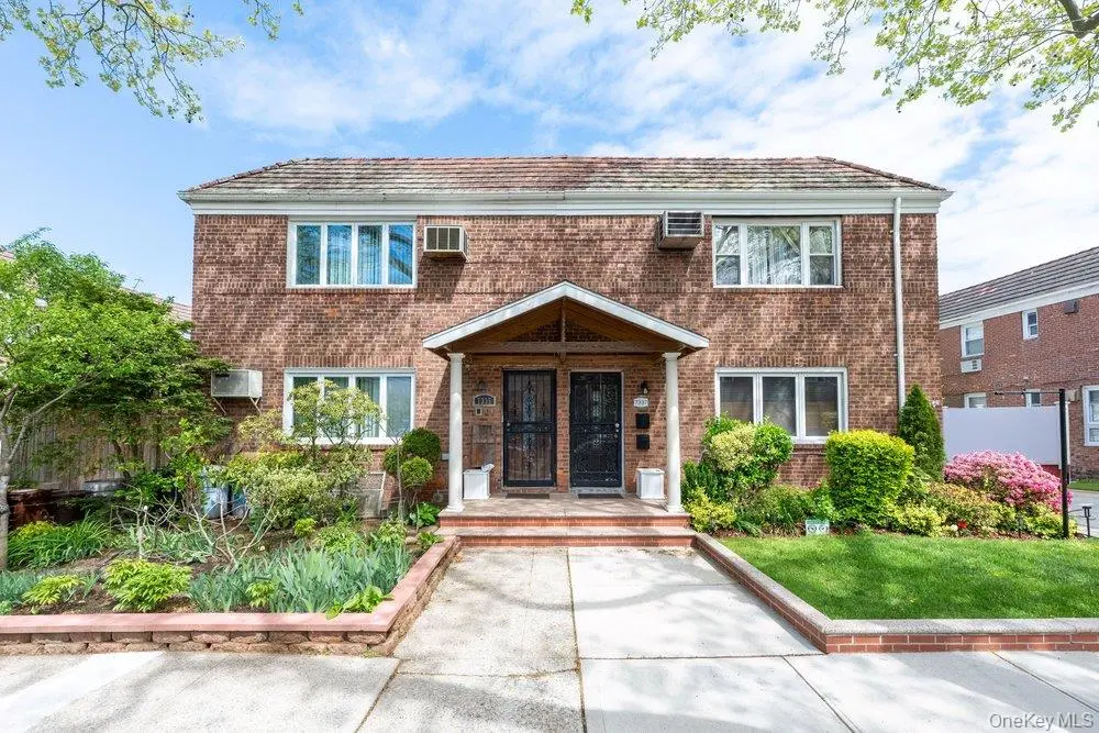 73-37 197th ST, Fresh Meadows, NY 11366