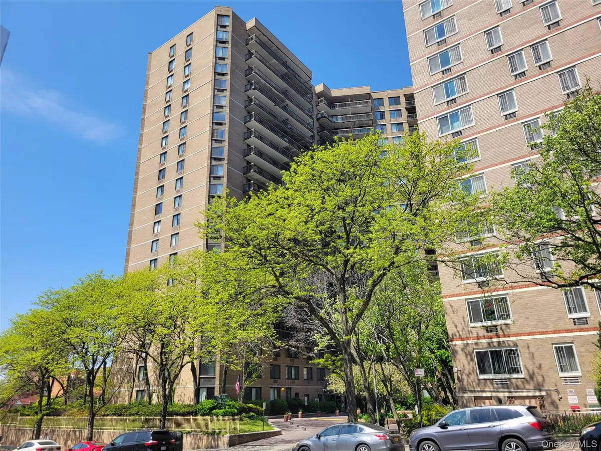 138-35 Elder AVE #14K, Flushing, NY 11355
