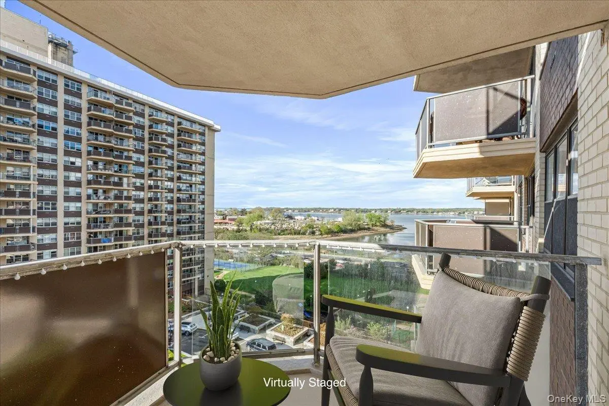 18-05 215th ST #8B, Bayside, NY 11360