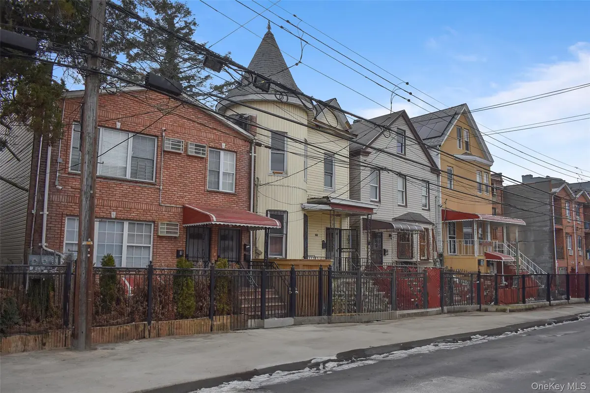 740 E 218th ST, Bronx, NY 10467