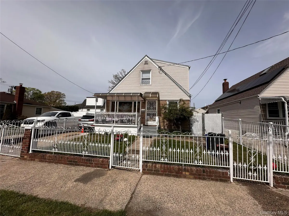 14450 230th PL, Laurelton, NY 11413