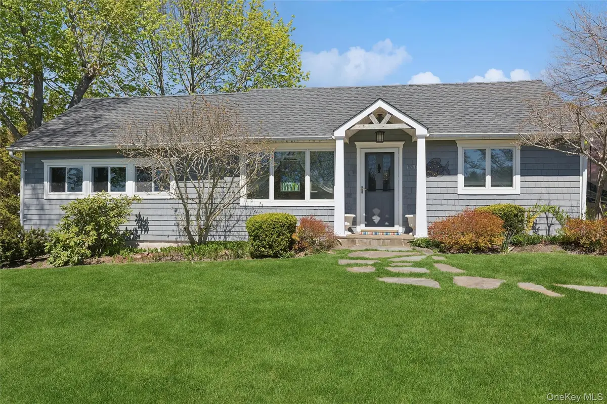1600 Captain Kidd DR, Mattituck, NY 11952
