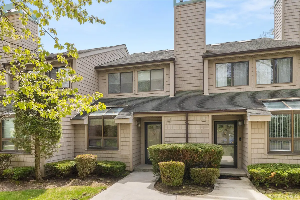 129 Beecher Avenue EXT, East Islip, NY 11730