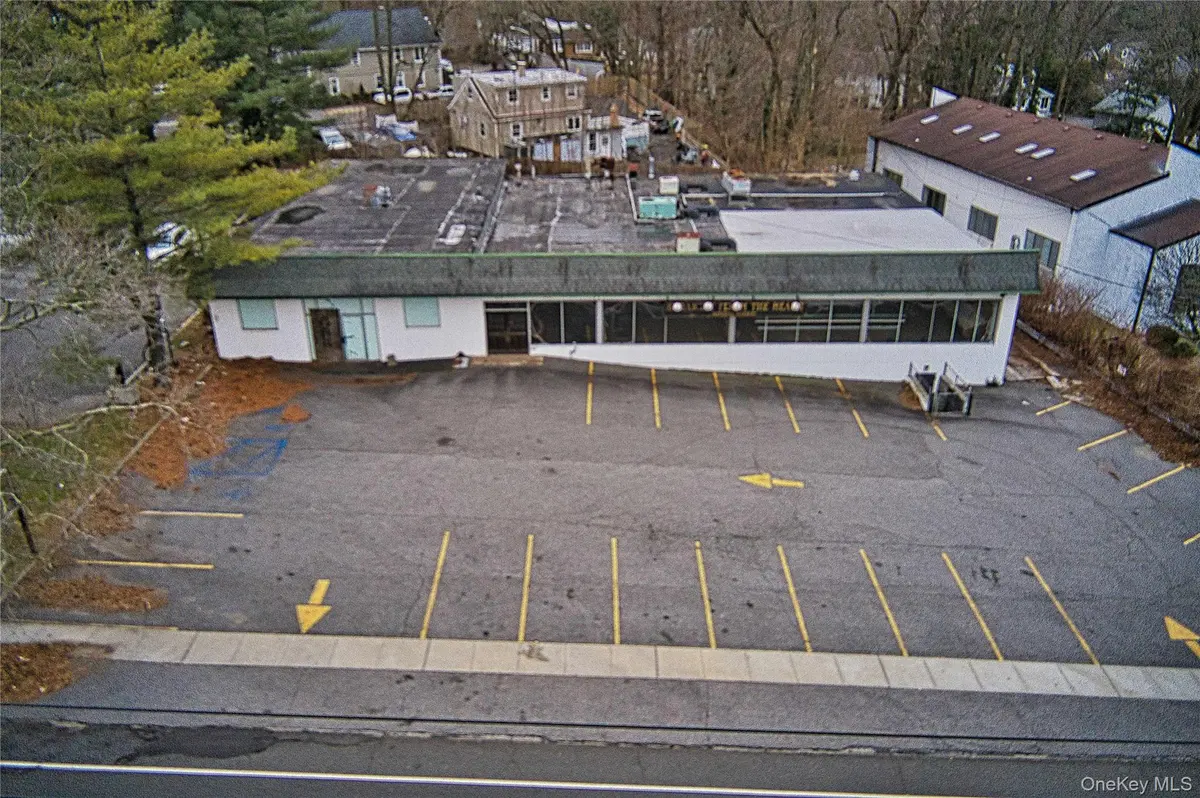 80 E Main ST, Huntington, NY 11743