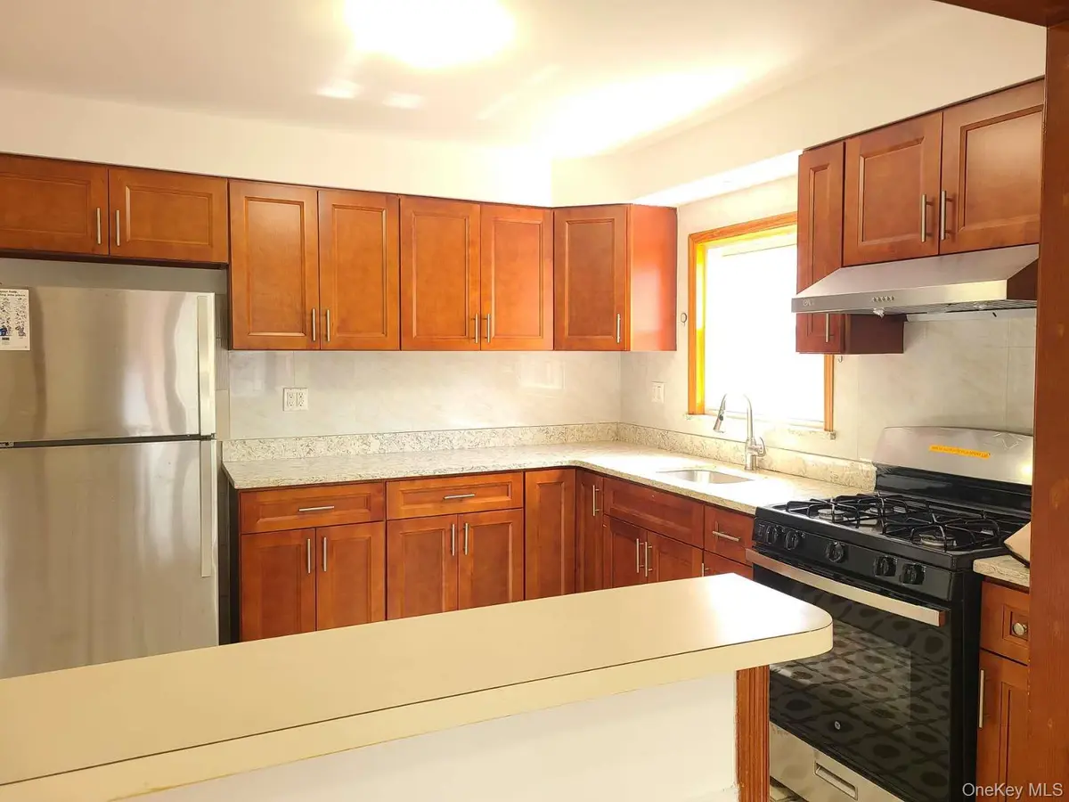 6473 Ellwell CRES #1st Floor, Rego Park, NY 11374