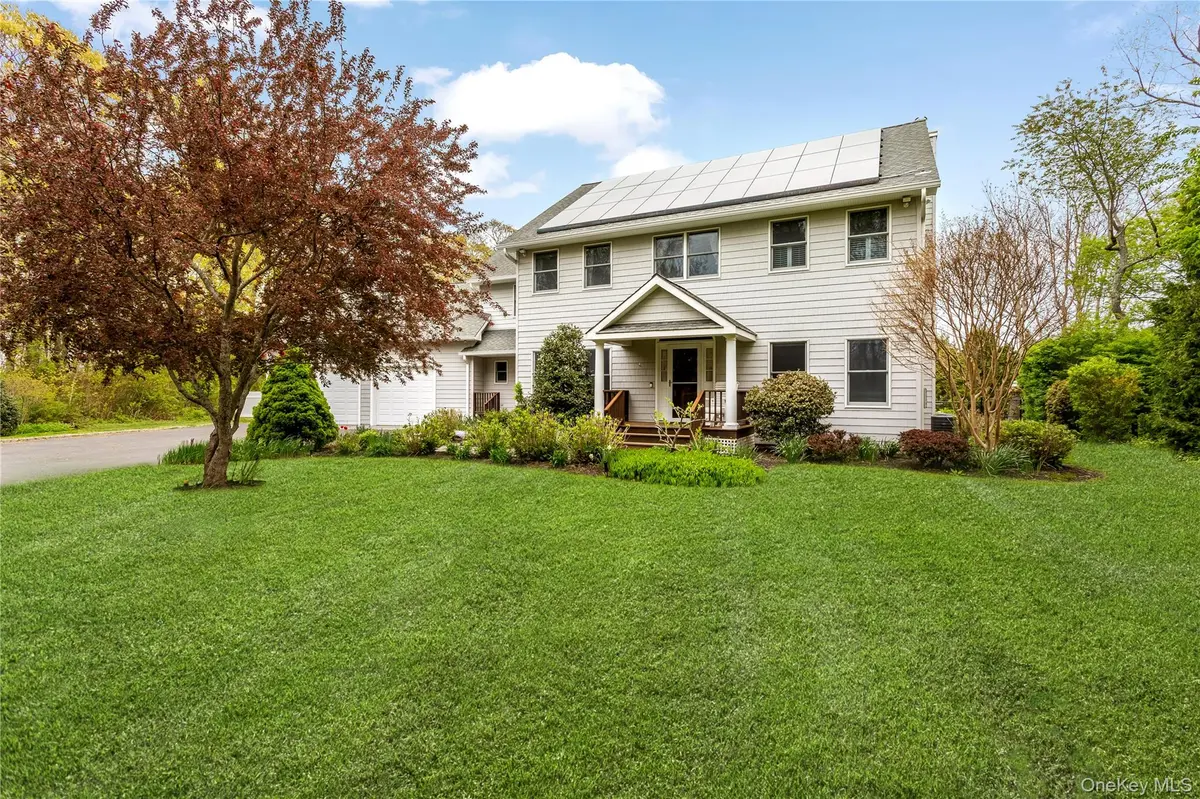 56 Lagoon CT, South Jamesport, NY 11947
