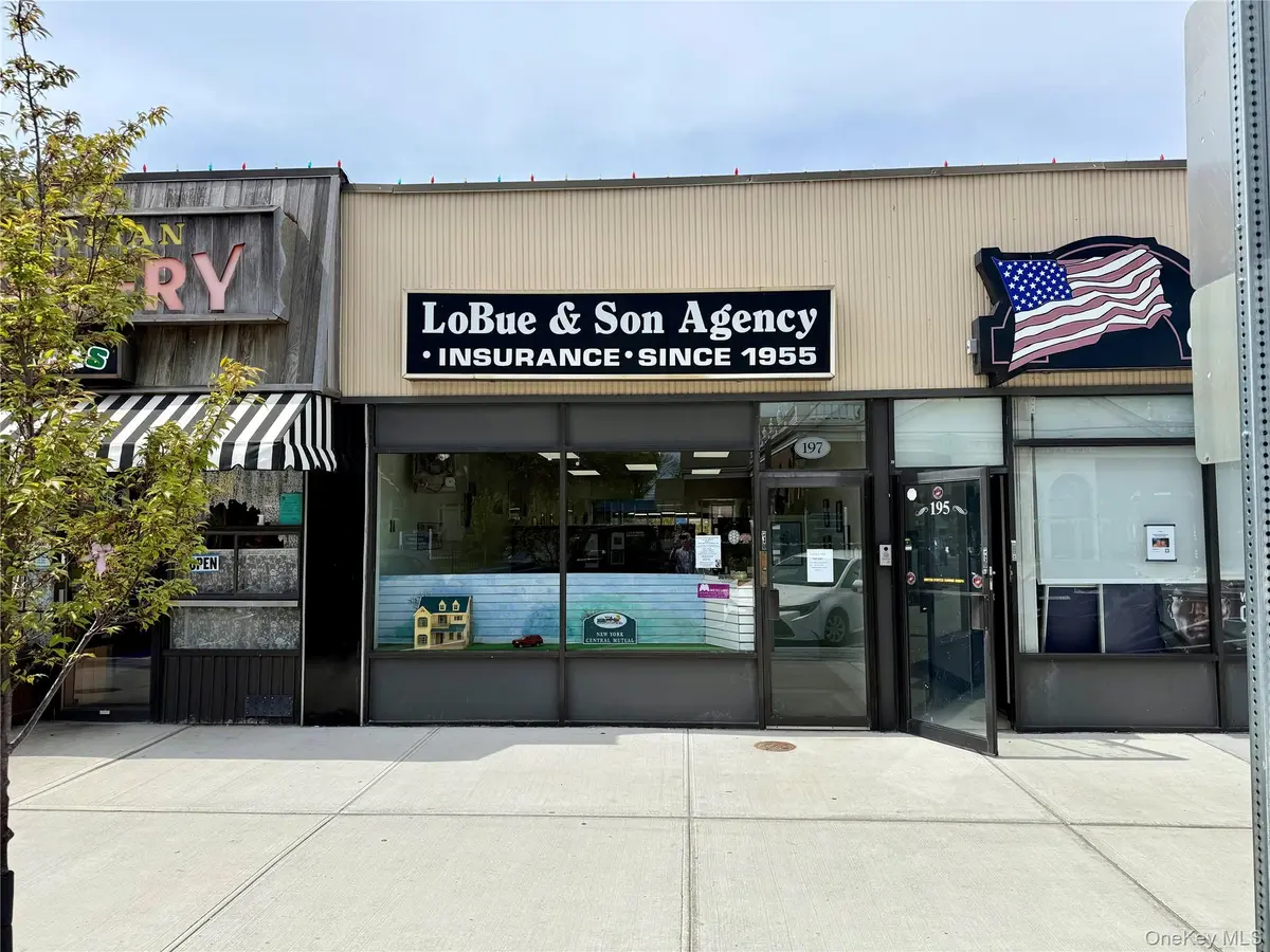 197 S Wellwood AVE, Lindenhurst, NY 11757