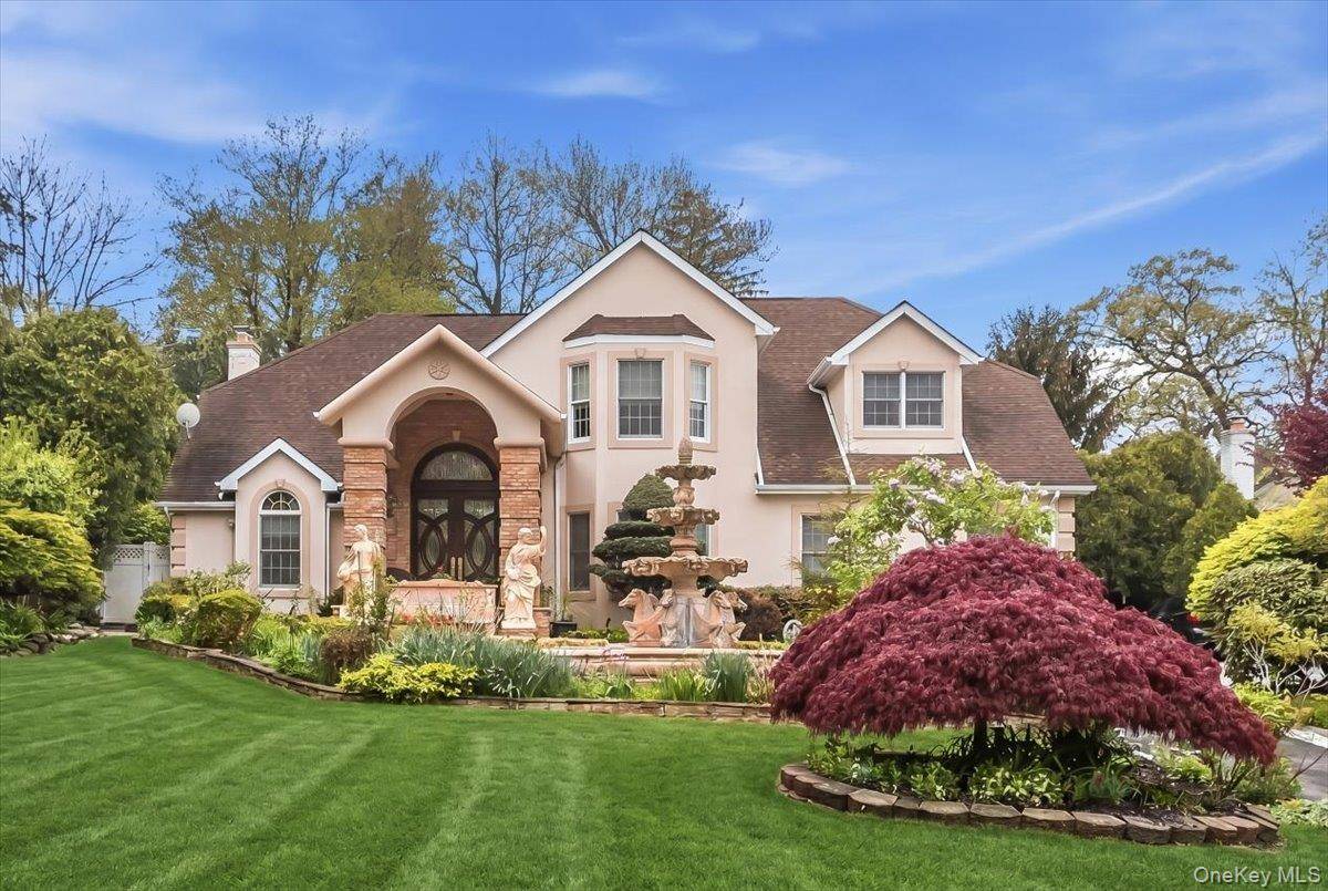 21 Chauncey PL, Woodbury, NY 11797