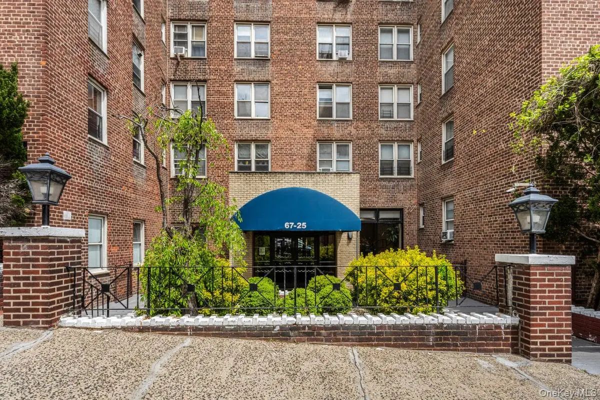67-25 Dartmouth ST #6D, Forest Hills, NY 11375
