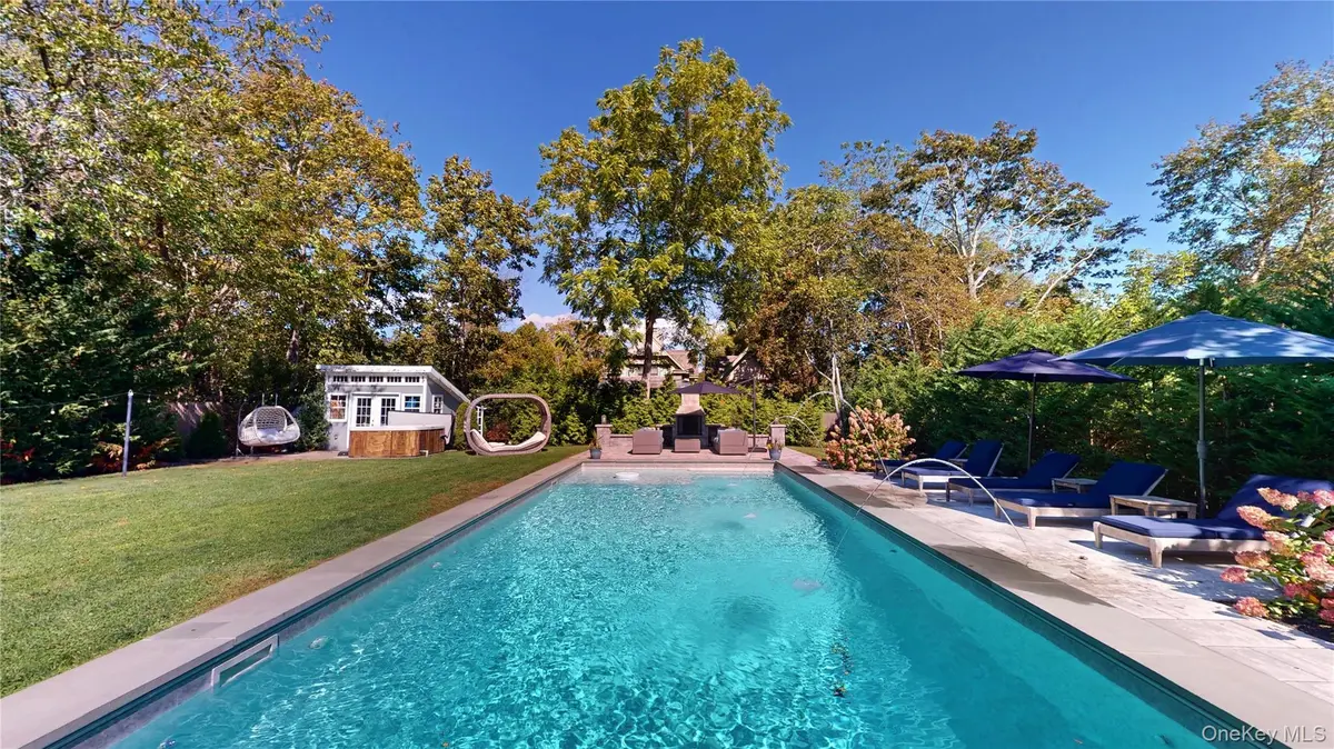 5 Halsey AVE, East Quogue, NY 11942