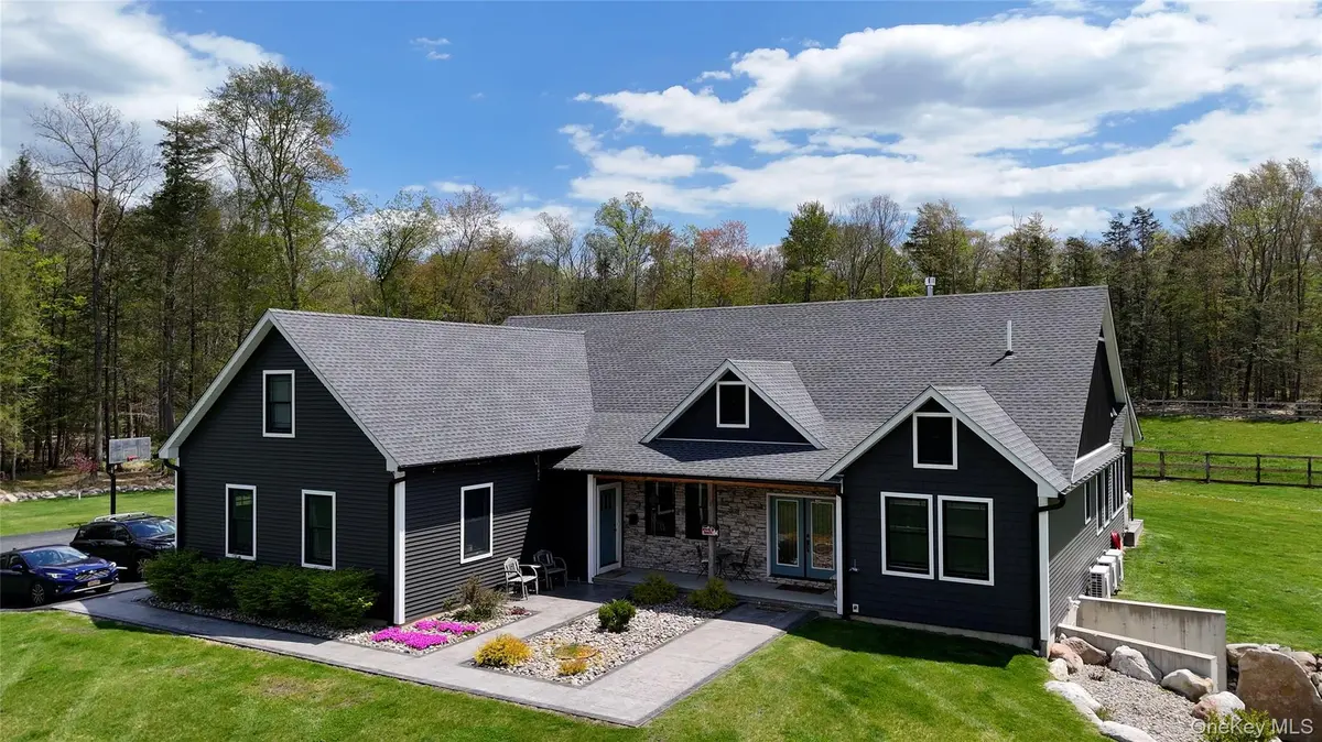 240 Sinsabaugh RD, Pine Bush, NY 12566