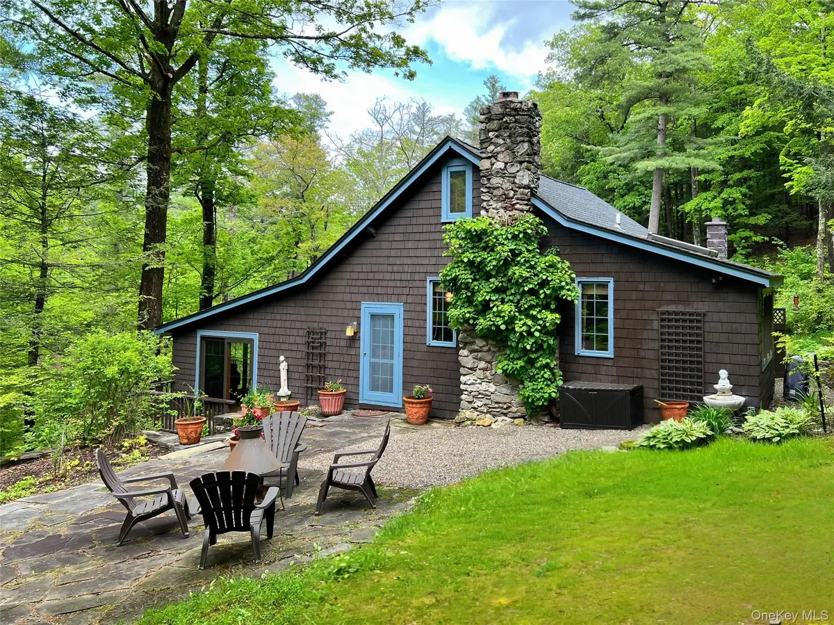 326 Pratt Hill RD, Austerlitz, NY 12017