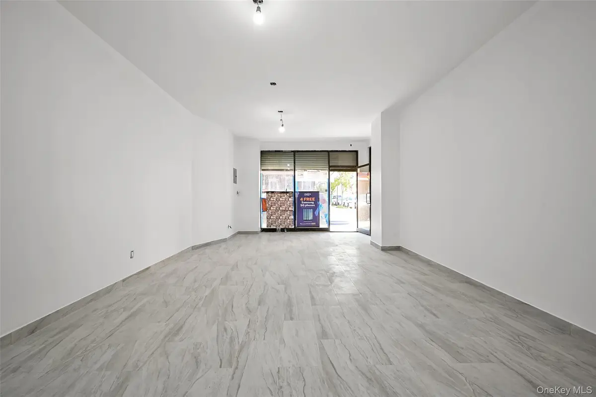 880 Glenmore AVE #Storefront, Brooklyn, NY 11208