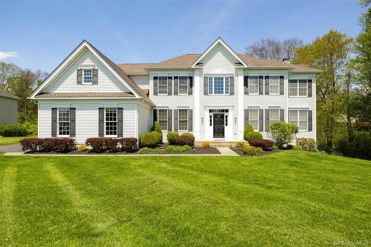 26 Hayden CT, Poughkeepsie, NY 12603