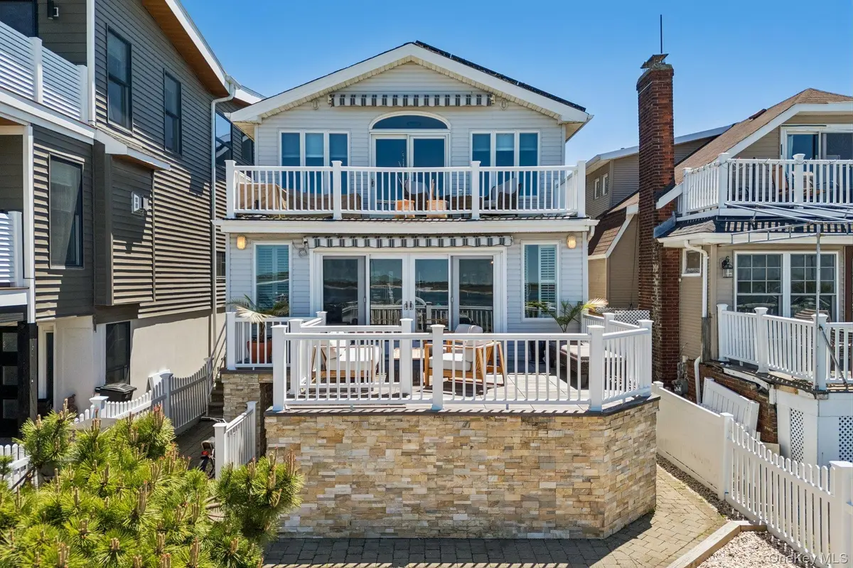746 W Bay DR, Long Beach, NY 11561