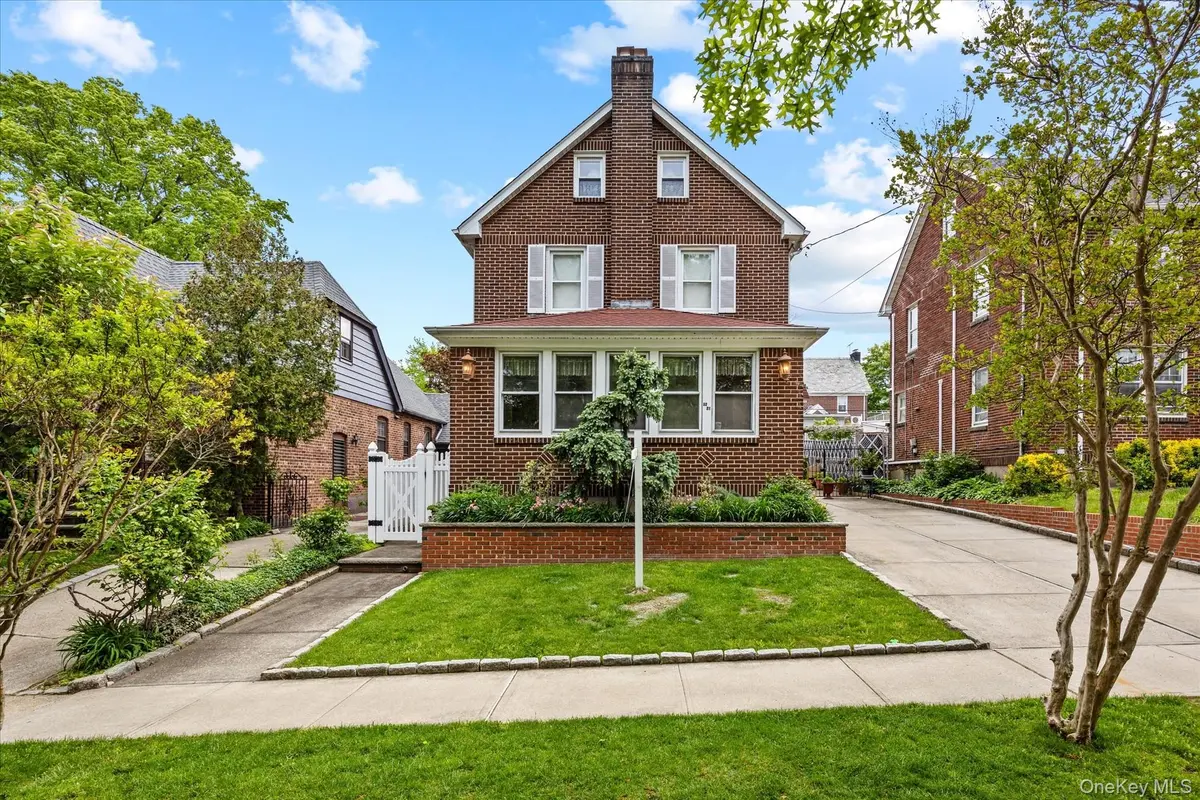 3221 168th ST, Flushing, NY 11358