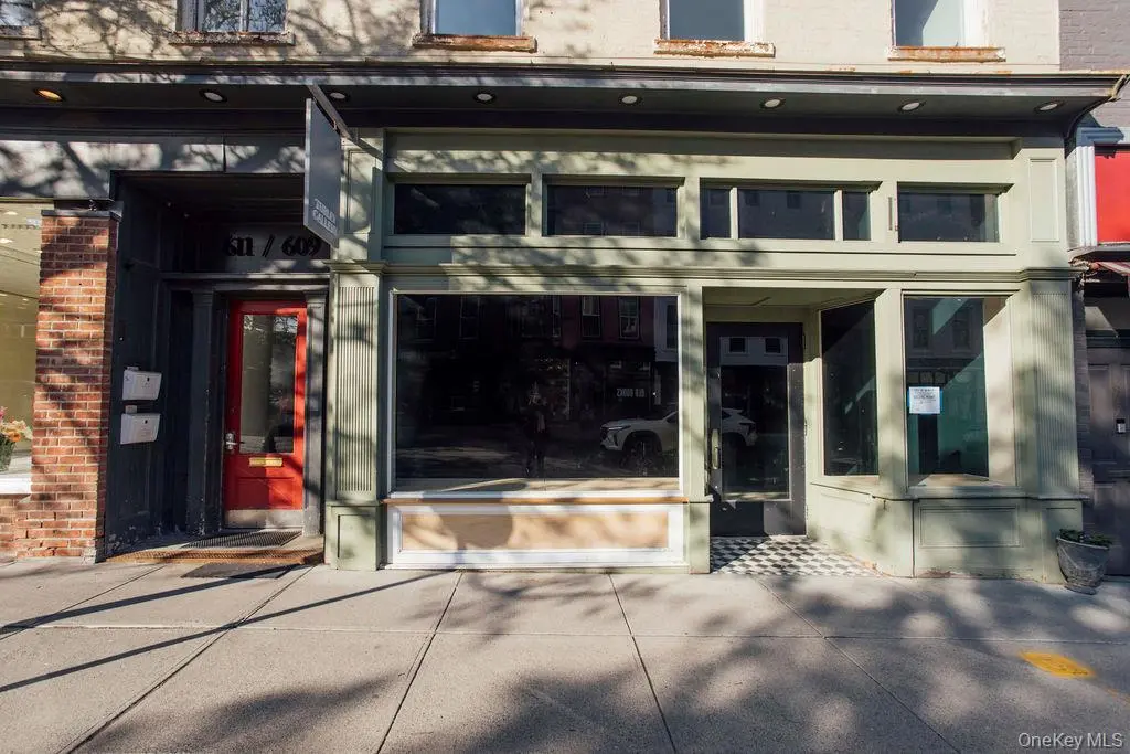 609 Warren ST #Ground Floor, Hudson, NY 12534