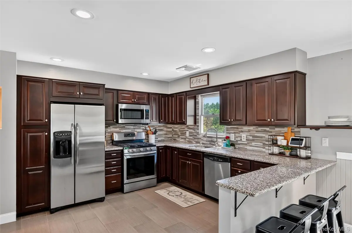 19 Sutherland DR, Monroe, NY 10950