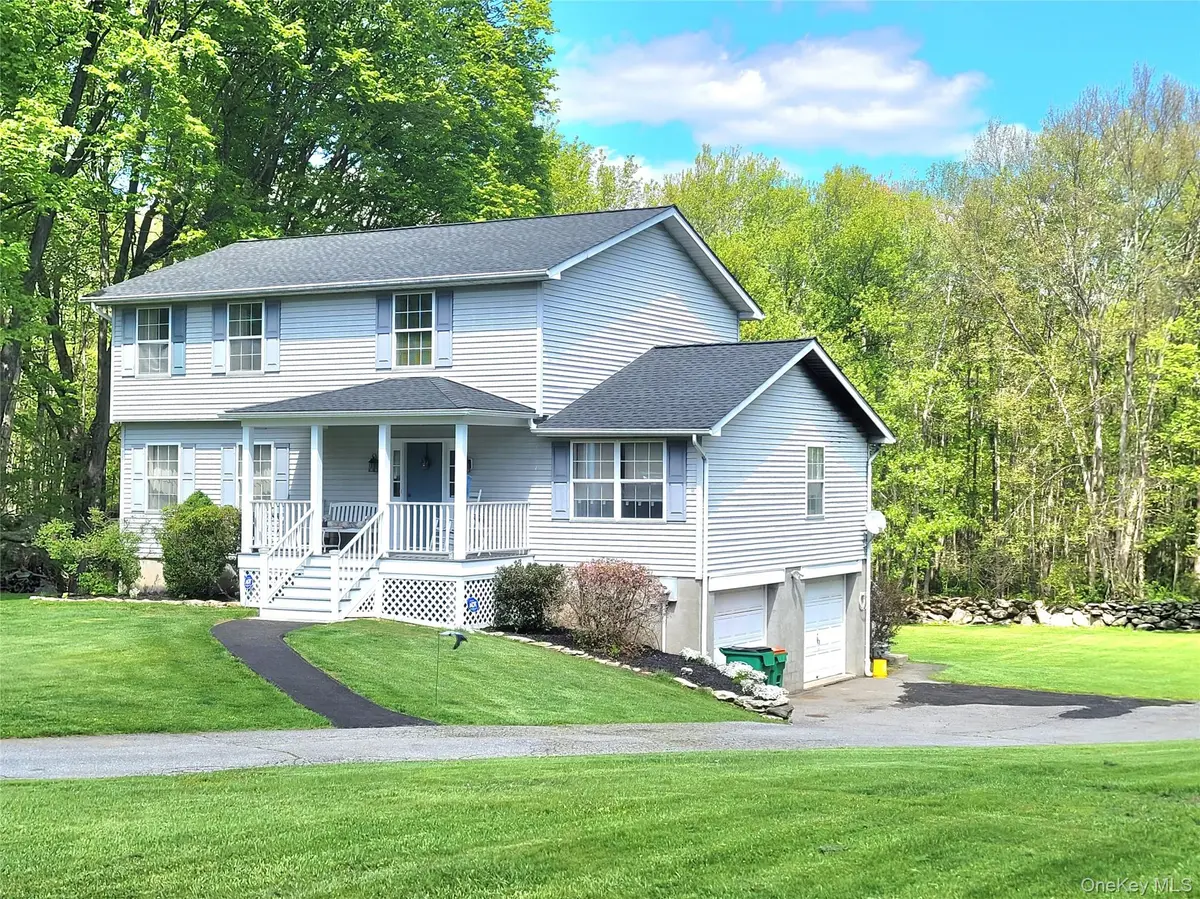 2 Stonewall DR, Holmes, NY 12531