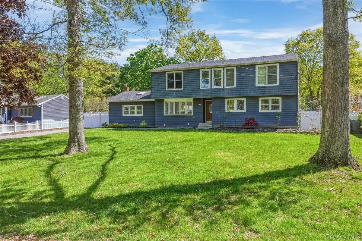 1189 Terry RD, Ronkonkoma, NY 11779