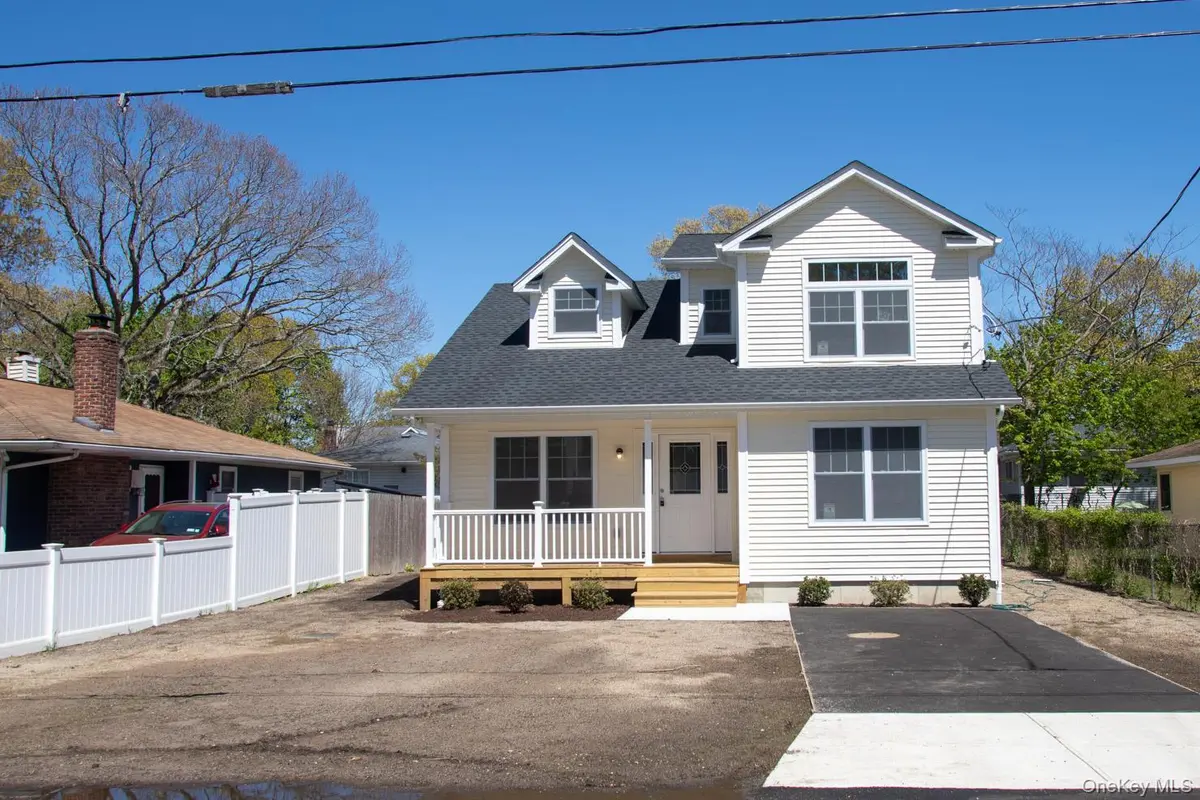 33 Dressel, Mastic, NY 11950