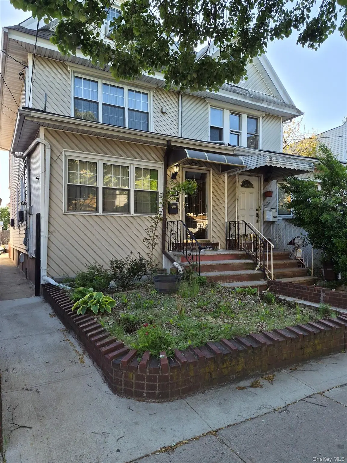 105-52 88th ST, Ozone Park, NY 11417