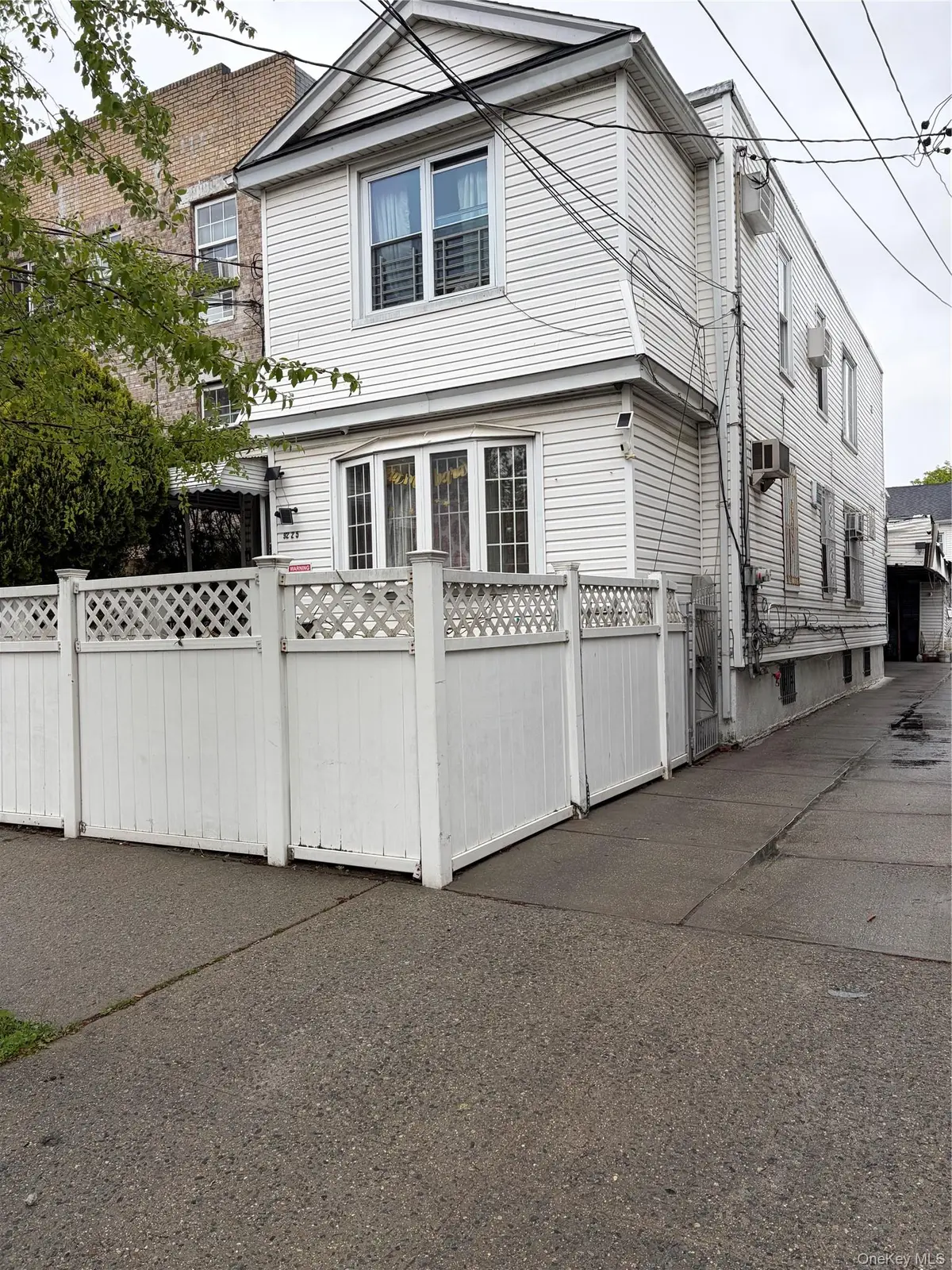 9225 176th ST, Jamaica, NY 11433