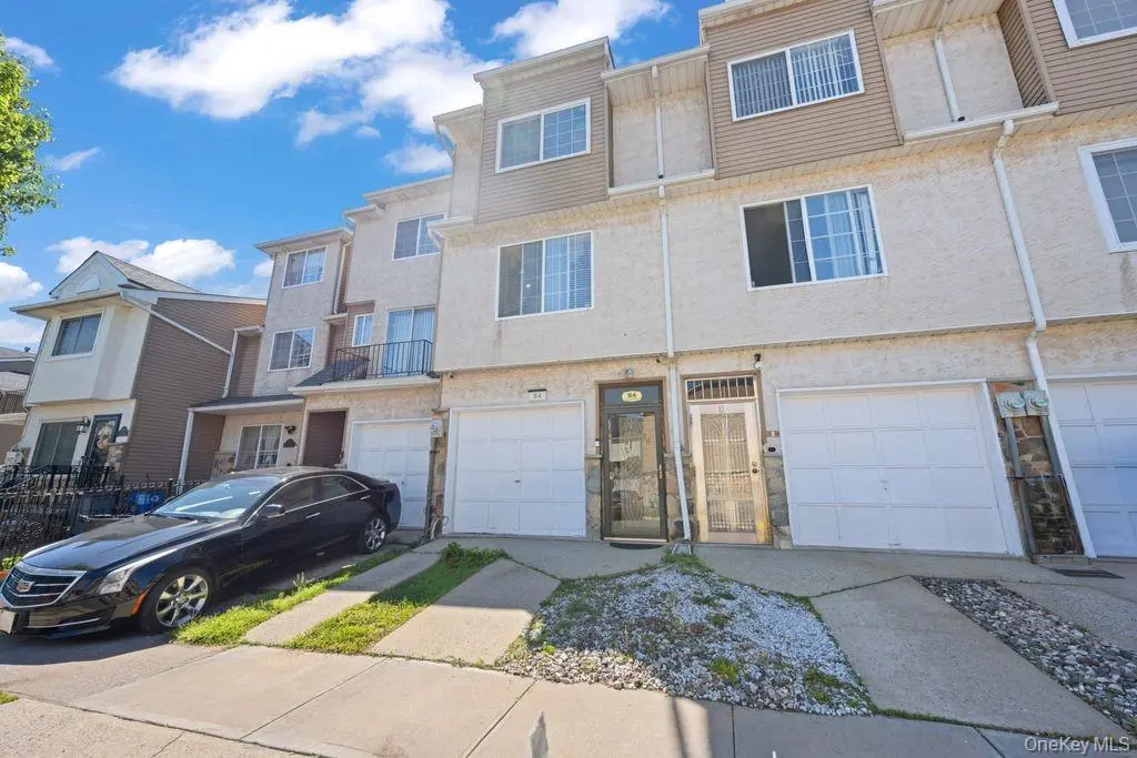 84 Long Pond LN, Staten Island, NY 10304