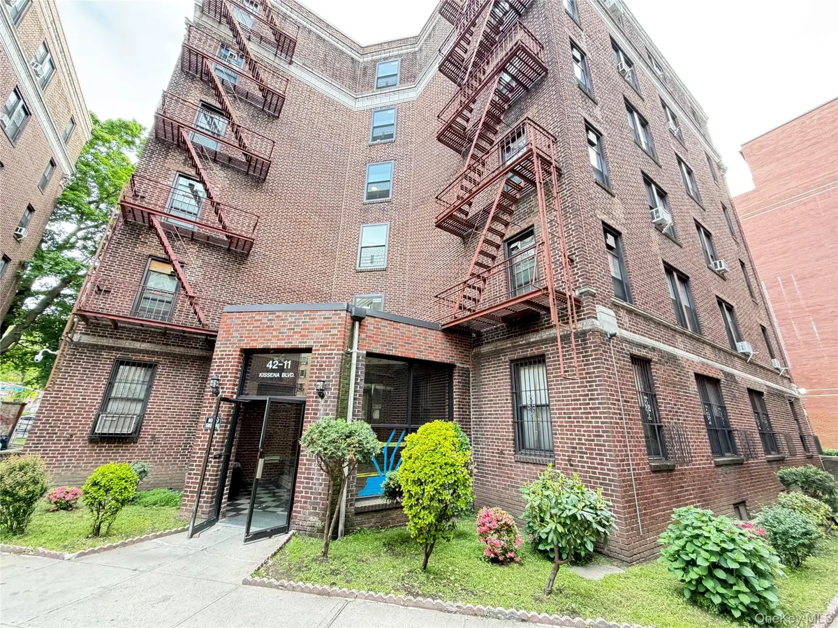 42-11 Kissena BLVD #4A, Flushing, NY 11355