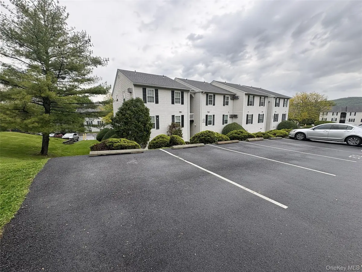 27 Lexington HL #10, Harriman, NY 10926