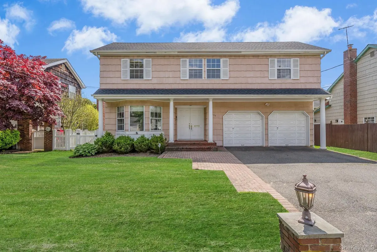 104 Locust AVE, Rockville Centre, NY 11570