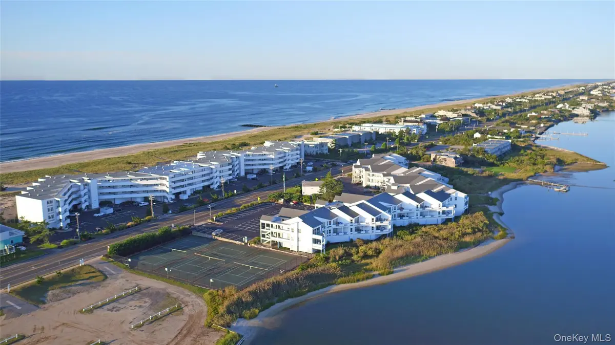 250 Dune RD #119, Westhampton Beach, NY 11978