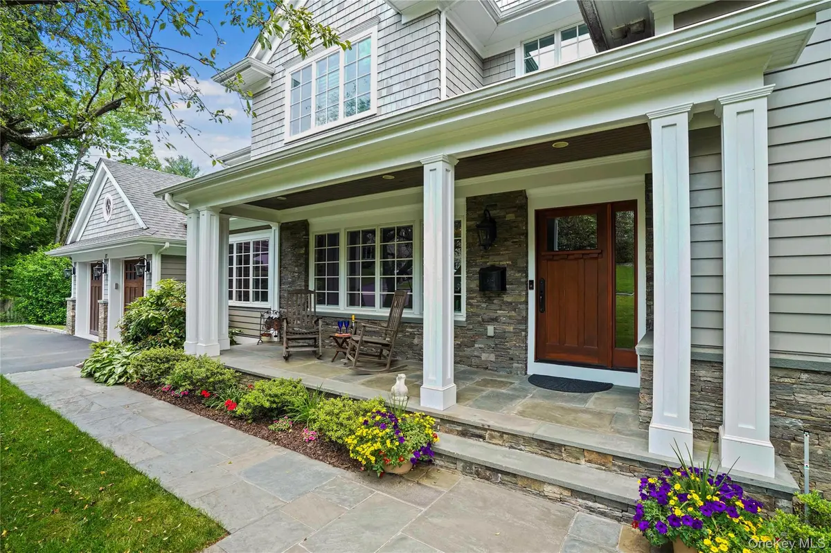 17 Hemlock RD, Hartsdale, NY 10530