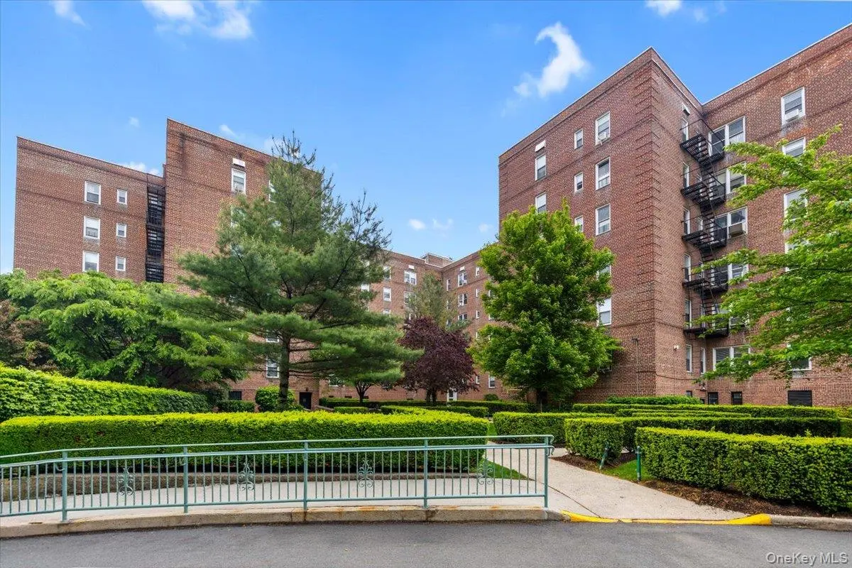 5650 Netherland AVE #2E, Bronx, NY 10471