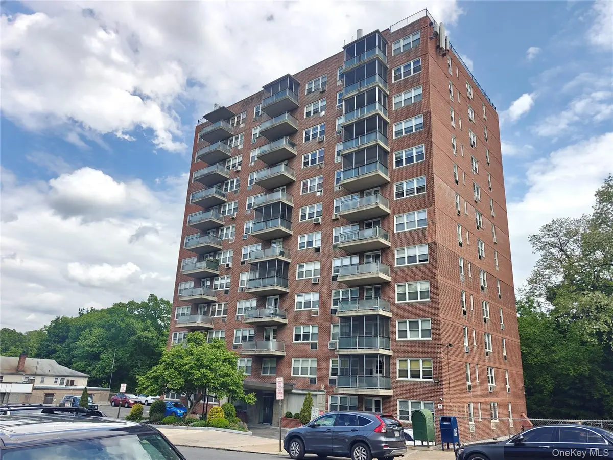 385 McLean AVE #8D, Yonkers, NY 10705