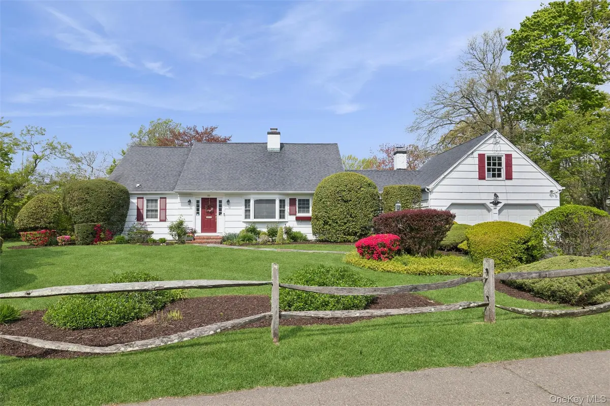50 Belton RD, Babylon, NY 11702