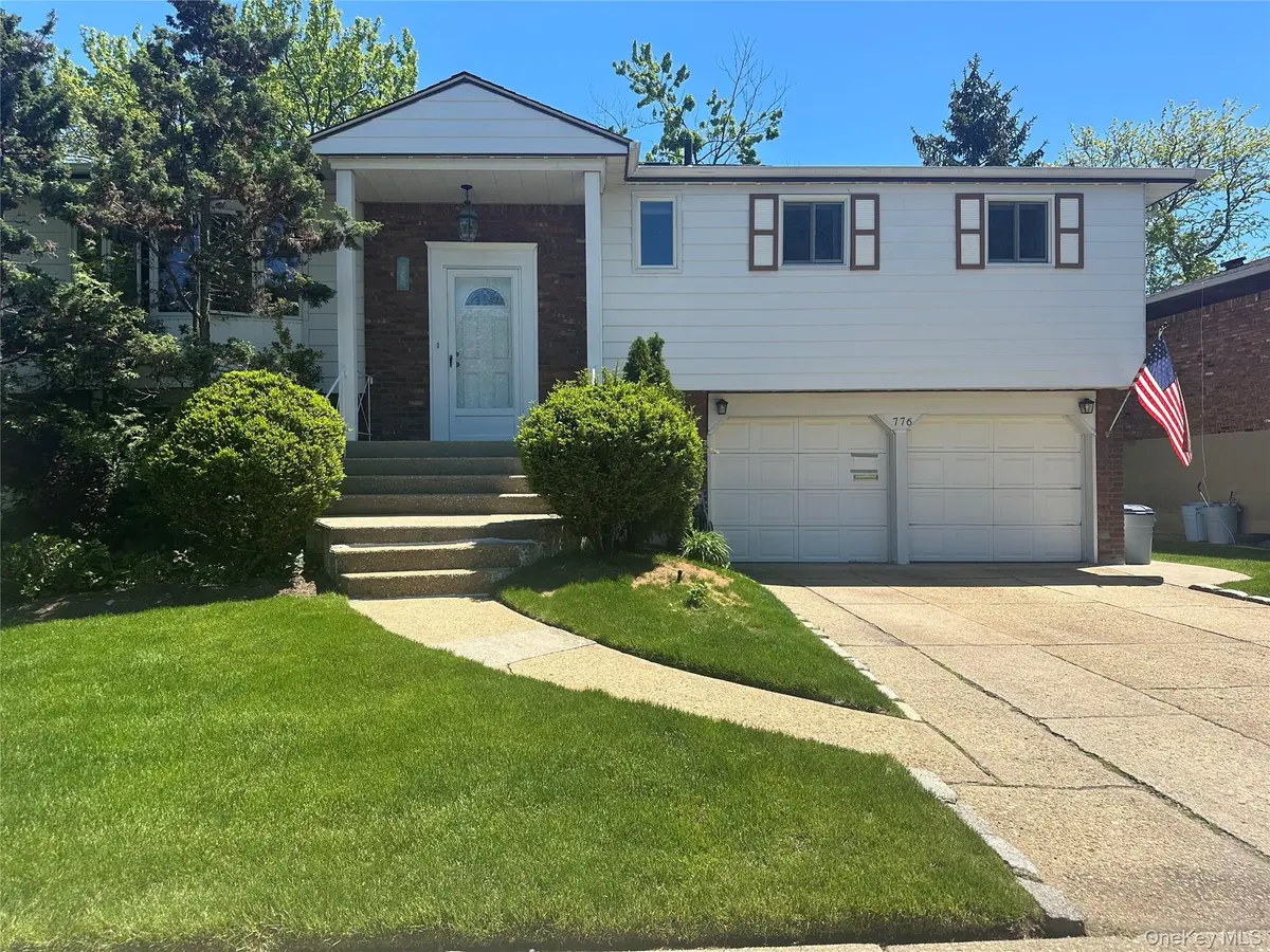 776 Bunker RD, North Woodmere, NY 11581